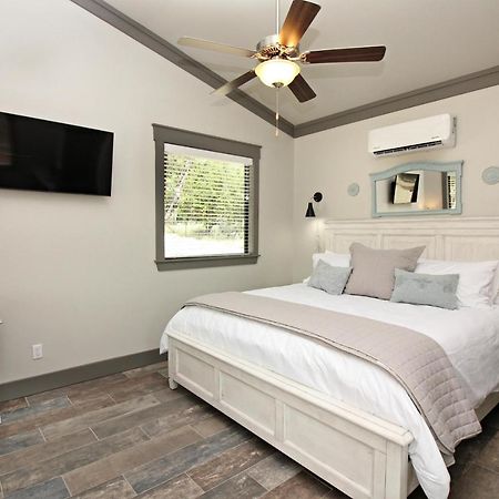 Green Acres Cottages - Fredericksburg Suite Уимбърли Екстериор снимка