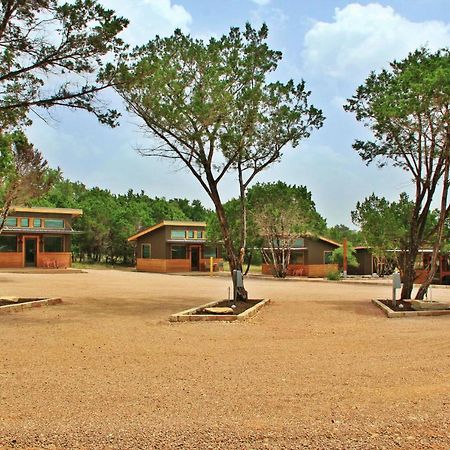 Green Acres Cottages - Fredericksburg Suite Уимбърли Екстериор снимка