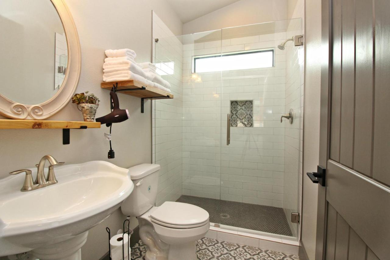 Green Acres Cottages - Fredericksburg Suite Уимбърли Екстериор снимка